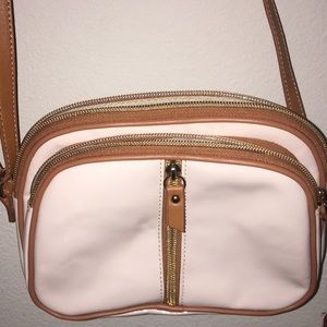 I’m selling a real leather beautiful purse